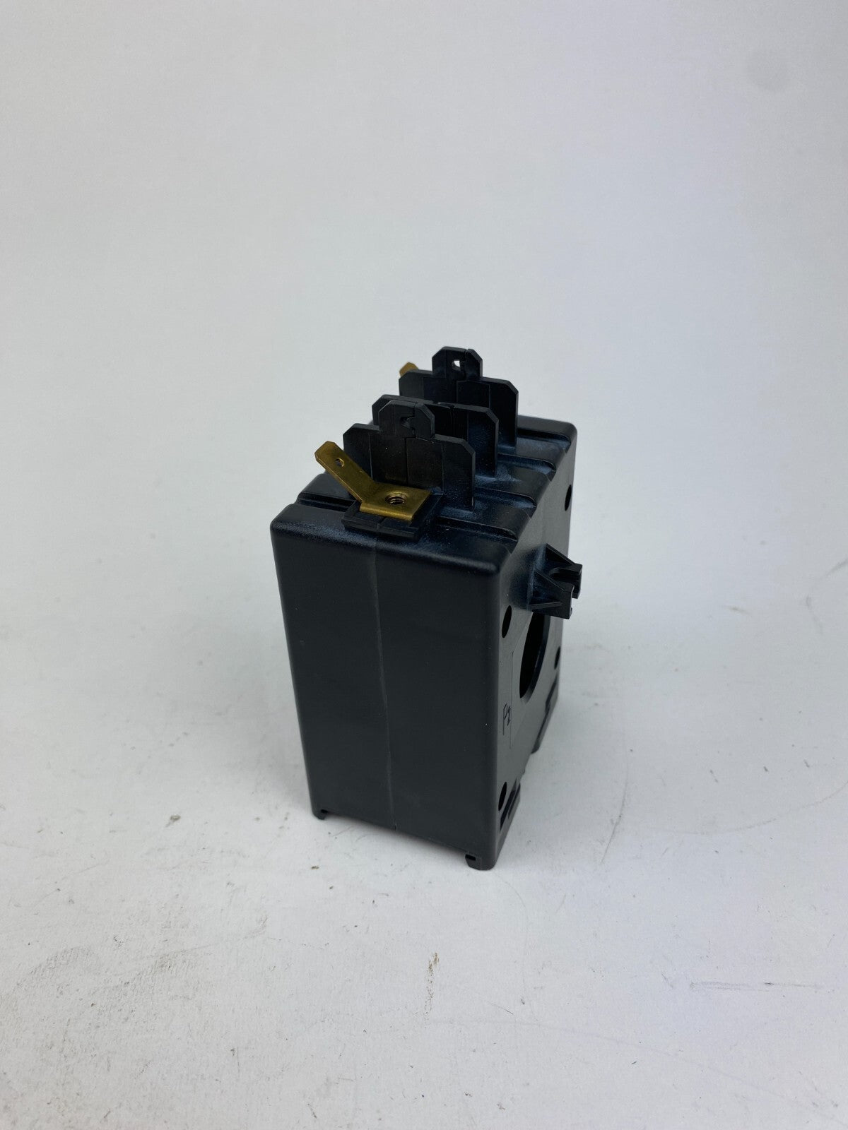 CARLO GAVAZZI TAD 2 50/5A CURRENT TRANSFORMER