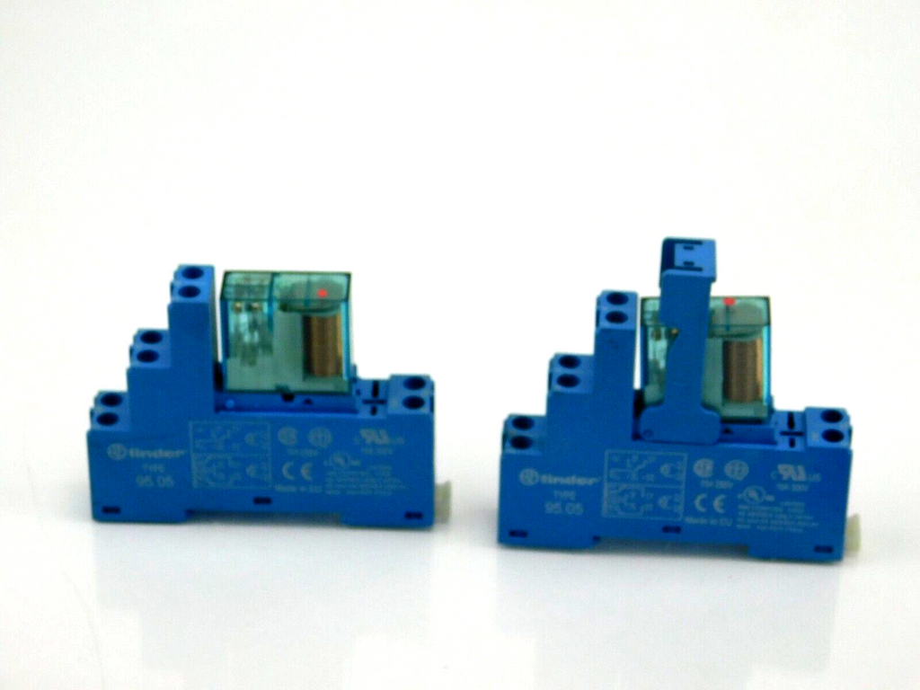 Finder Relaissockel 95.05 10A 250V ** 2 Stück **