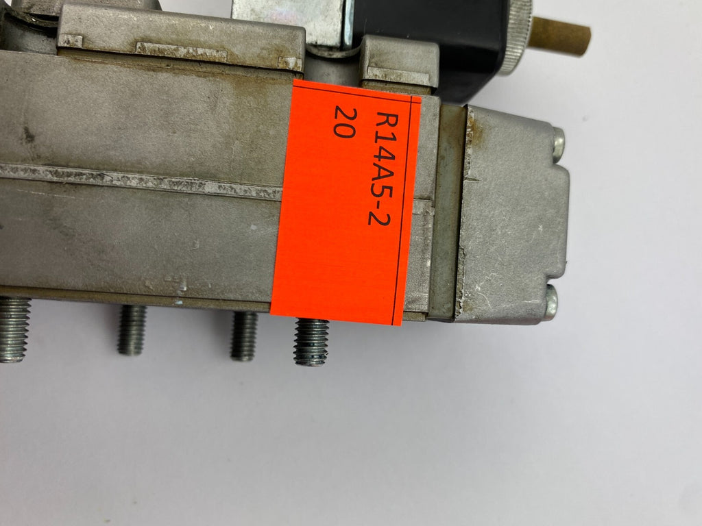 BOSCH 0 820 025 026+BOSCH 1824210223 24V