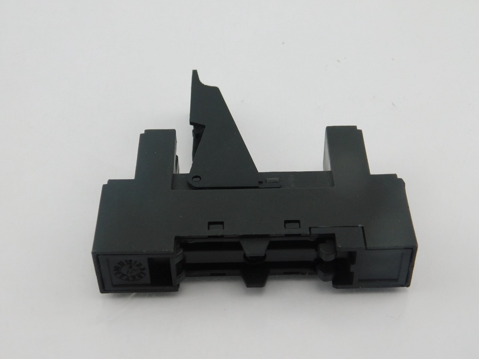 ELESTA ZGE007 154403 12A 300V AC