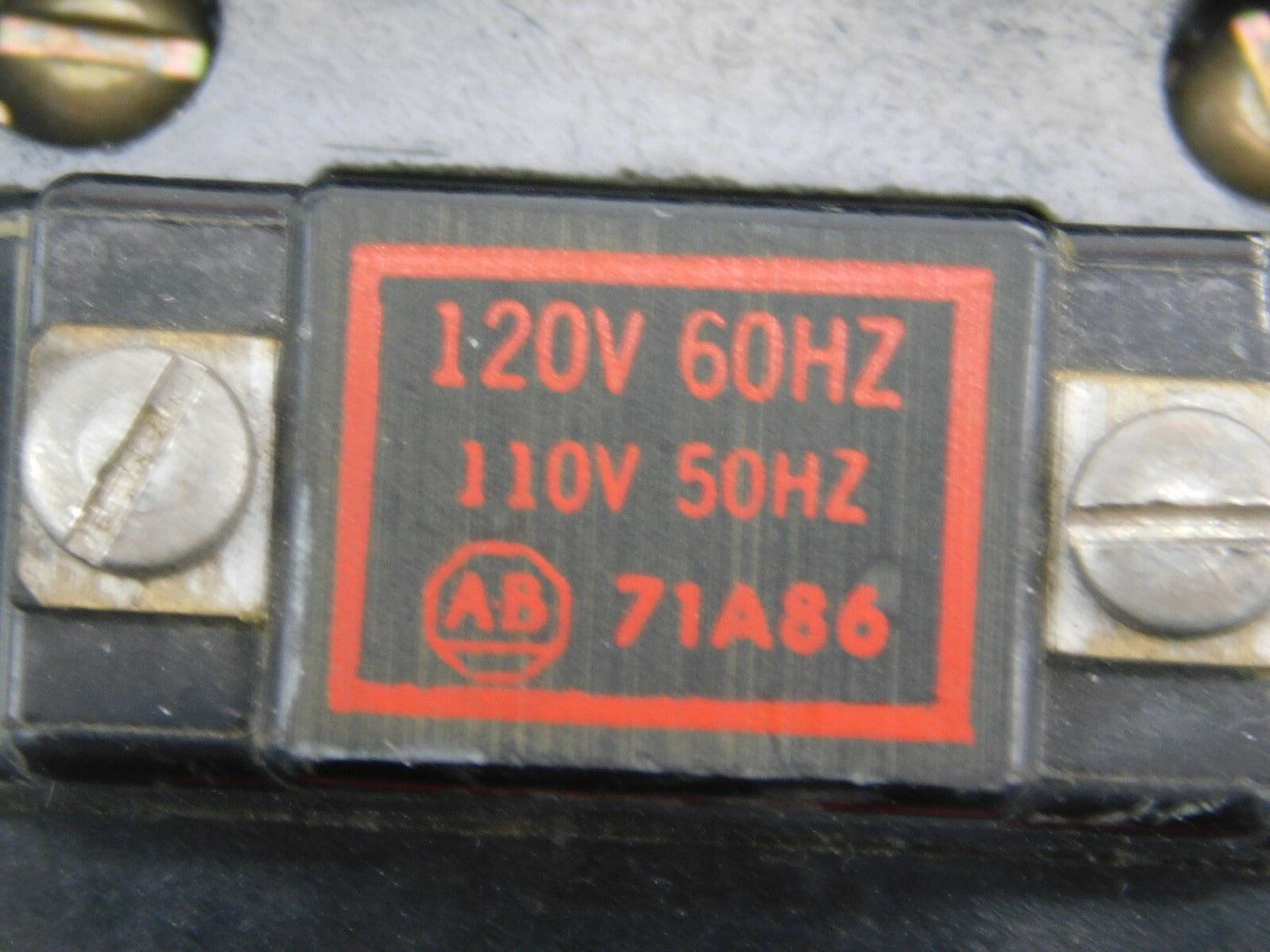 ALLEN-BRADLEY 702-B0D93 120V 60HZ 110V 50HZ Contactor
