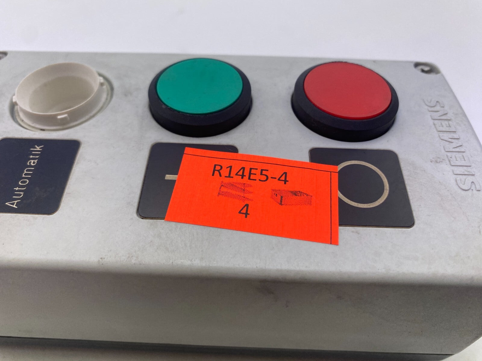SIEMENS ENCLOSURE TYPE 1,3,4,4X,12+SIEMENS 3SB3420-1A