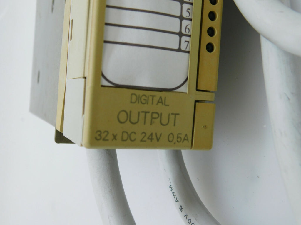SIEMENS SIMATIC S5 6ES5 451-7LA11 DIGTAL OUTPUT 32x DC 24 V 0,5 A
