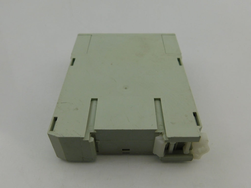 FINDER 8701 0240  AC 24 240 VAC DC 24 48VDC 0,05s 60h P11