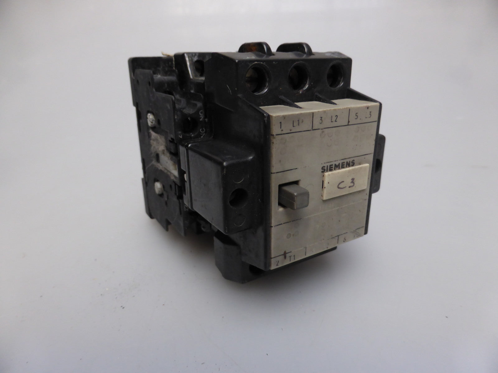 Siemens 3TB44 17-0A Hauptschütz mit Hilfskontakten