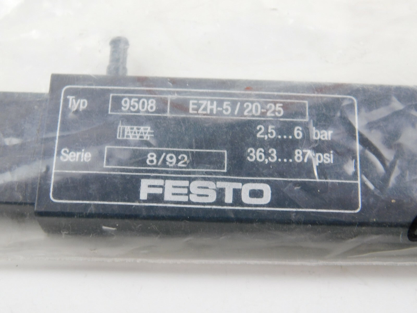 Festo Flachzylinder 9008 EZH-5/20-25
