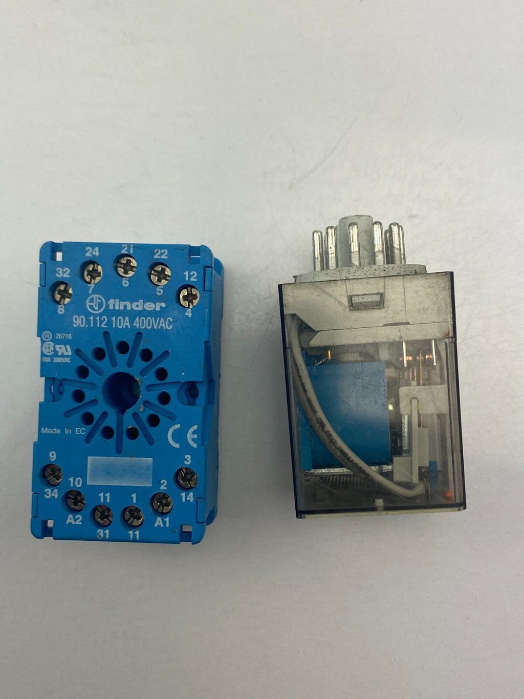 Finder 60.13.9.024.0040 -10A-250V~ 24VDC+finder -0.112 10A 400VAC