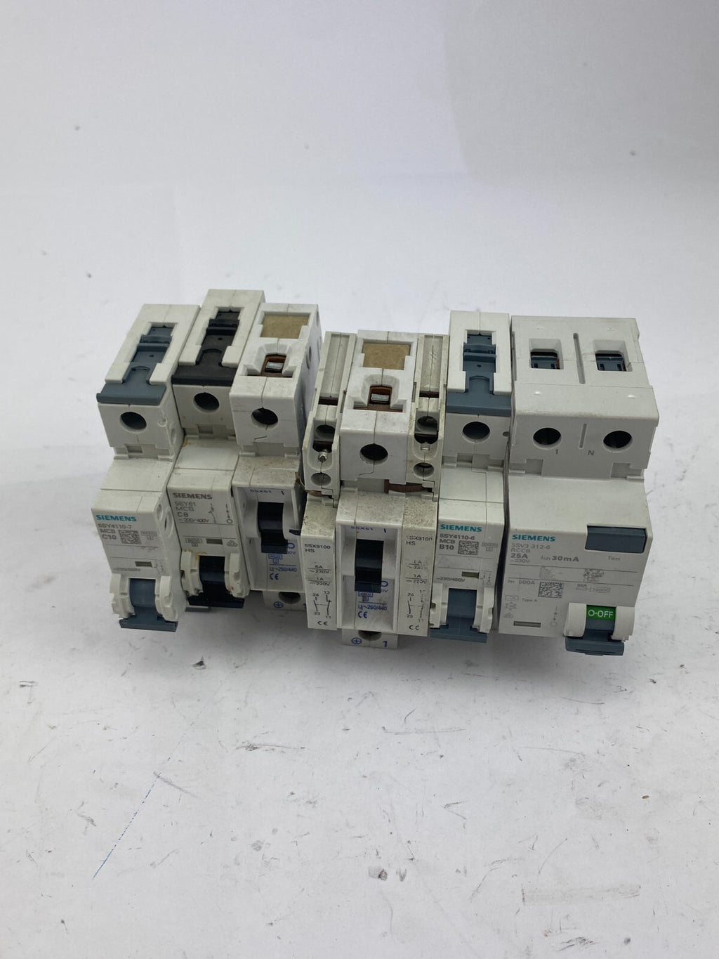 POSTEN...SIEMENS 5SY4110-7 MCB C10+5SY61 MCB C8+5SX51 C4+5SV3 312-6 RCCB 25A+..