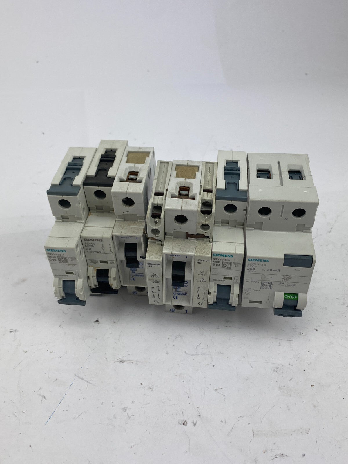 POSTEN...SIEMENS 5SY4110-7 MCB C10+5SY61 MCB C8+5SX51 C4+5SV3 312-6 RCCB 25A+..