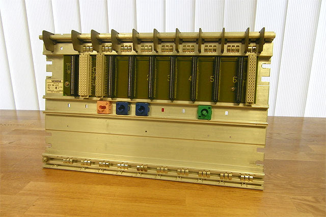 Siemens Simatic S5 6ES5700-1LA12 Subrack 6ES5 700-1LA12 6ES57001LA12