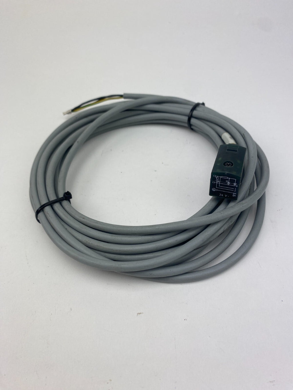 FESTO 151689 KMEB-1-24-5-LED C113 . Ca.4,5M