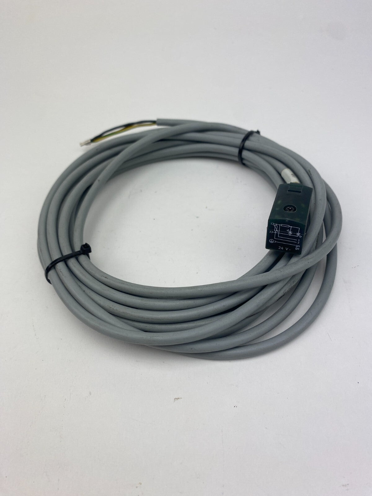 FESTO 151689 KMEB-1-24-5-LED C113 . Ca.4,5M