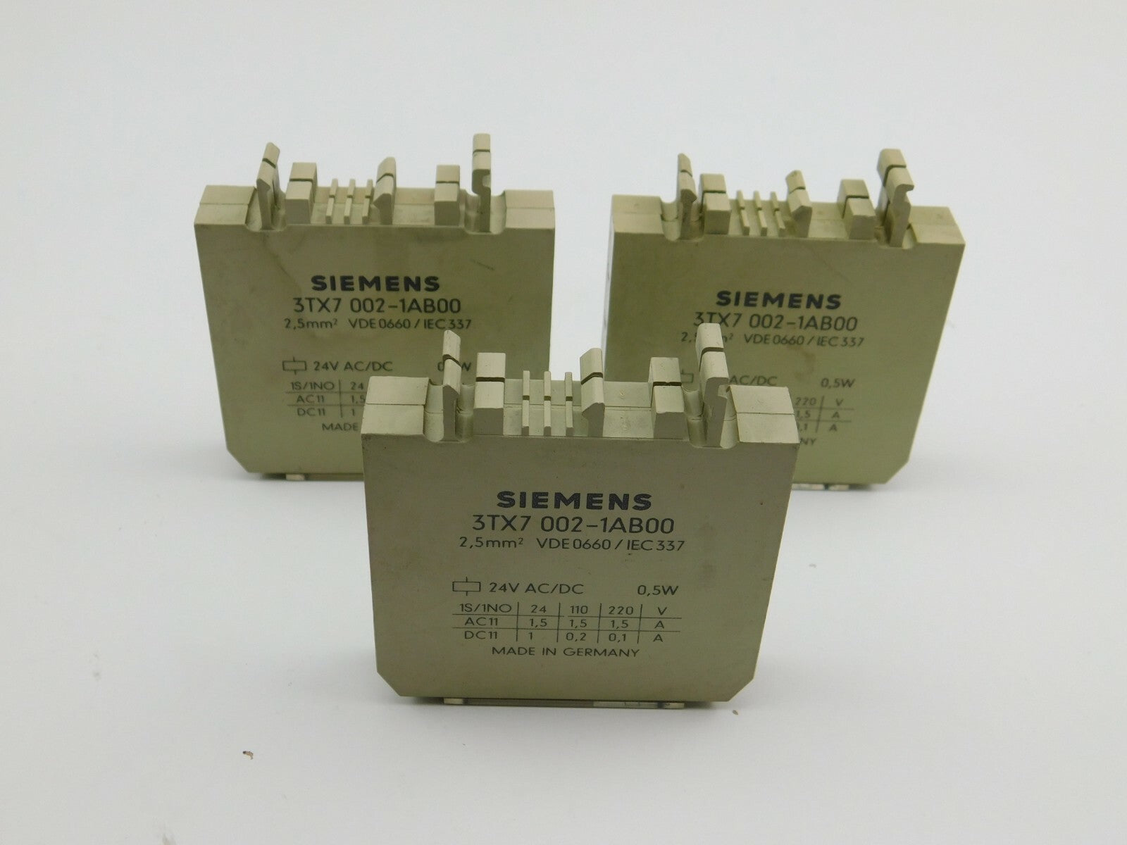 SIEMENS  Relais 3TX7 002-1AB00 2,5 MM VDE0660 / IEC337 ** 3 Stück **