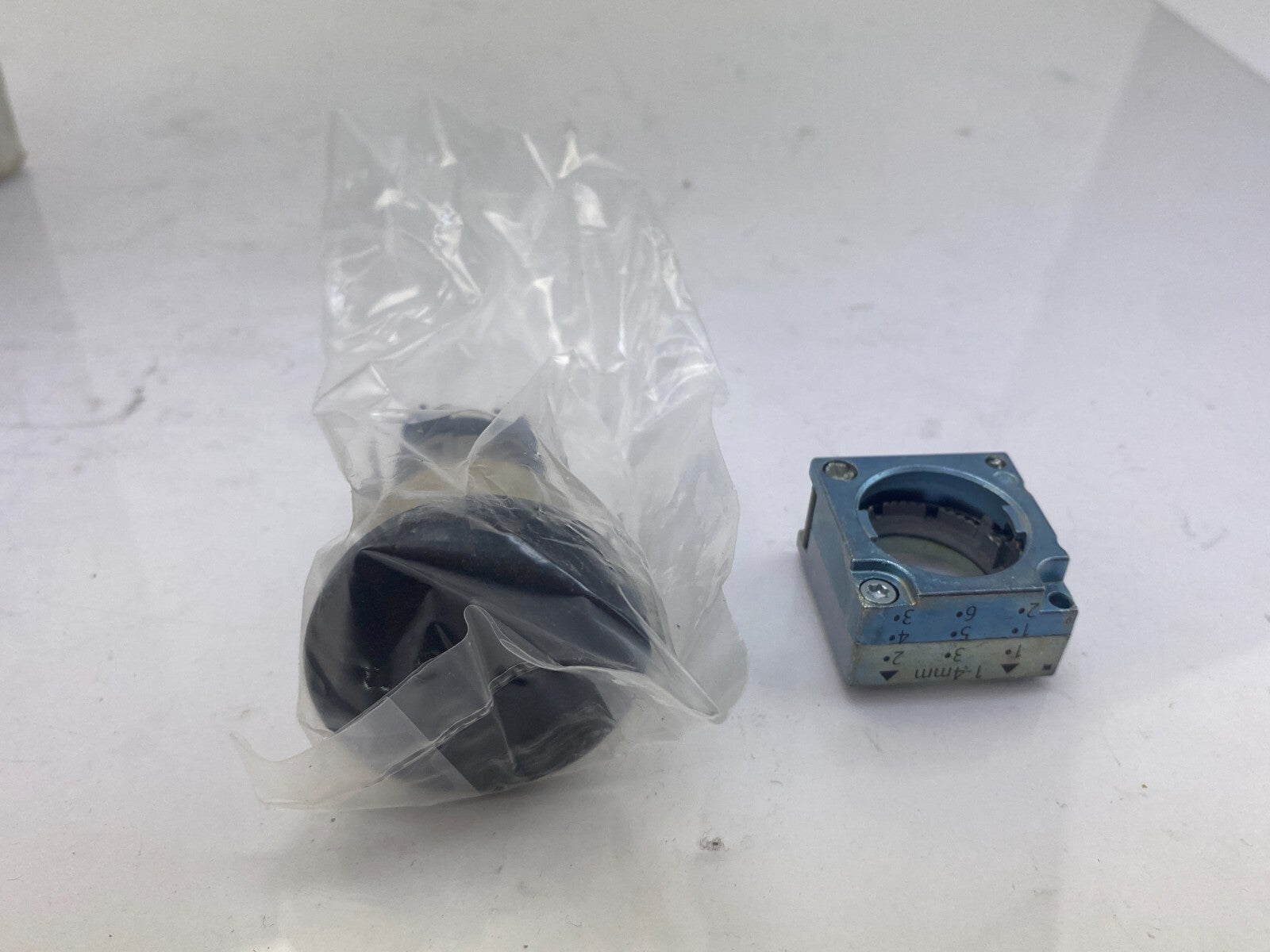 SIEMENS 3SB3500-1GA11