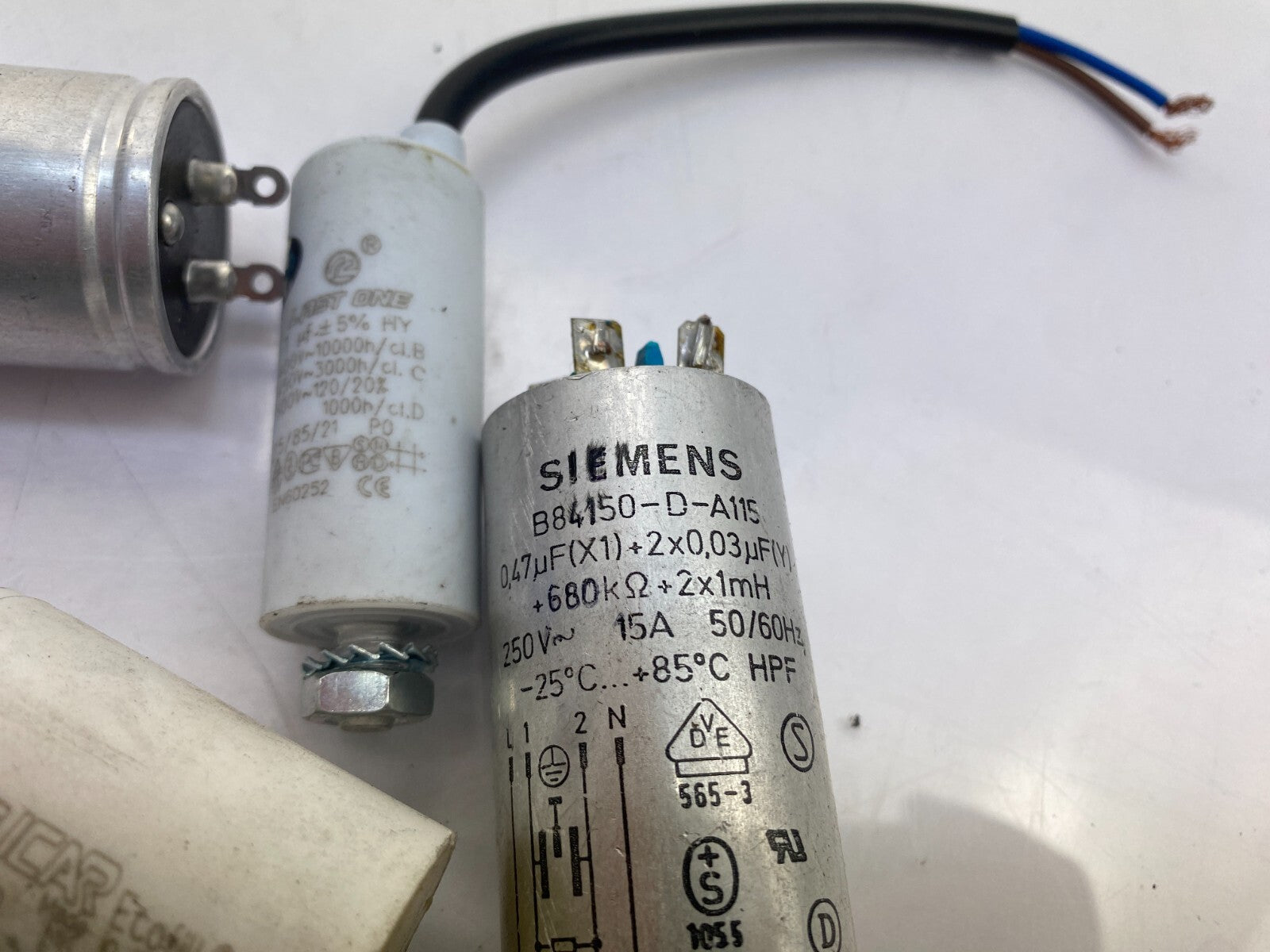 POSTEN..SIEMENS B84150-D-A 115 0,47uF(X1)+2 x 0,03 uF+Marcon 40FAL355U 3.5uF 4..