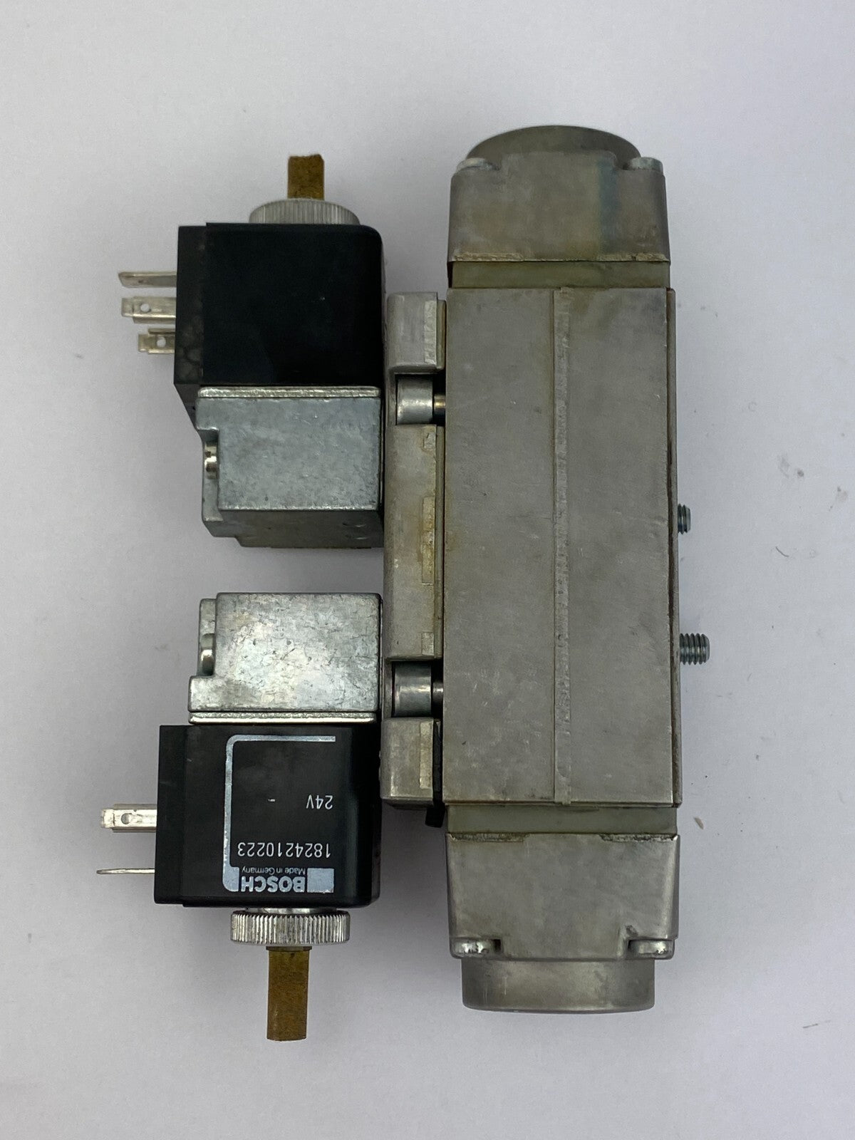 BOSCH 0820028002+BOSCH 1824210223 24V
