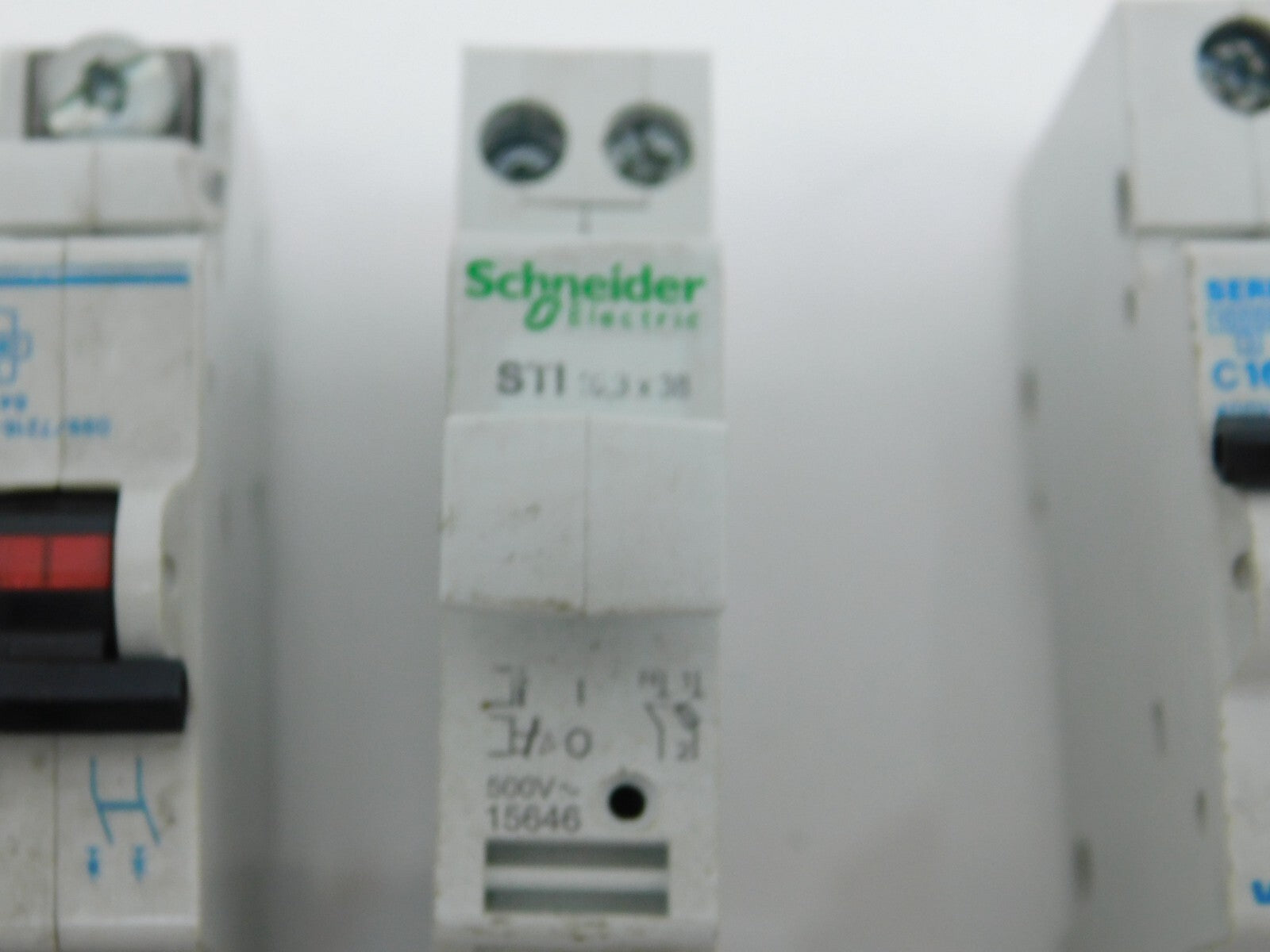 Posten Legrand 058 28 ABB S202 P K 6 A Moeller FAZ L10A Siemens 5SX2 Schneider
