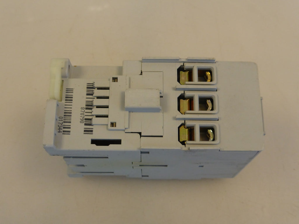 Allen Bradley 100-C30*00 B