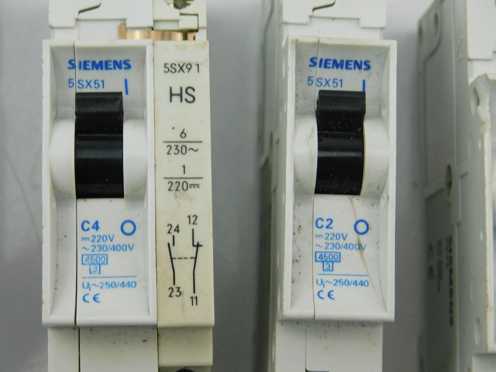 SIEMENS 5SJ63 MCB C63+ 5SX21 C1+ 5SY45 MCB C10 ...... zusammen