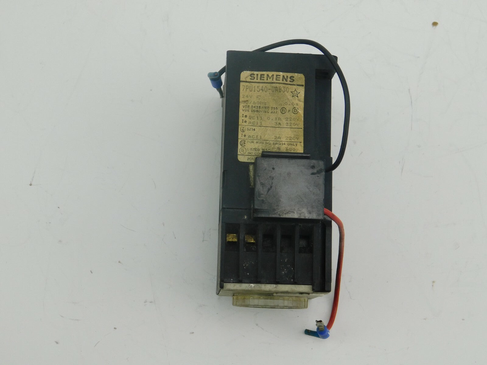 SIEMENS Zeitrelais 7PU1540-0AB30  0,6 s