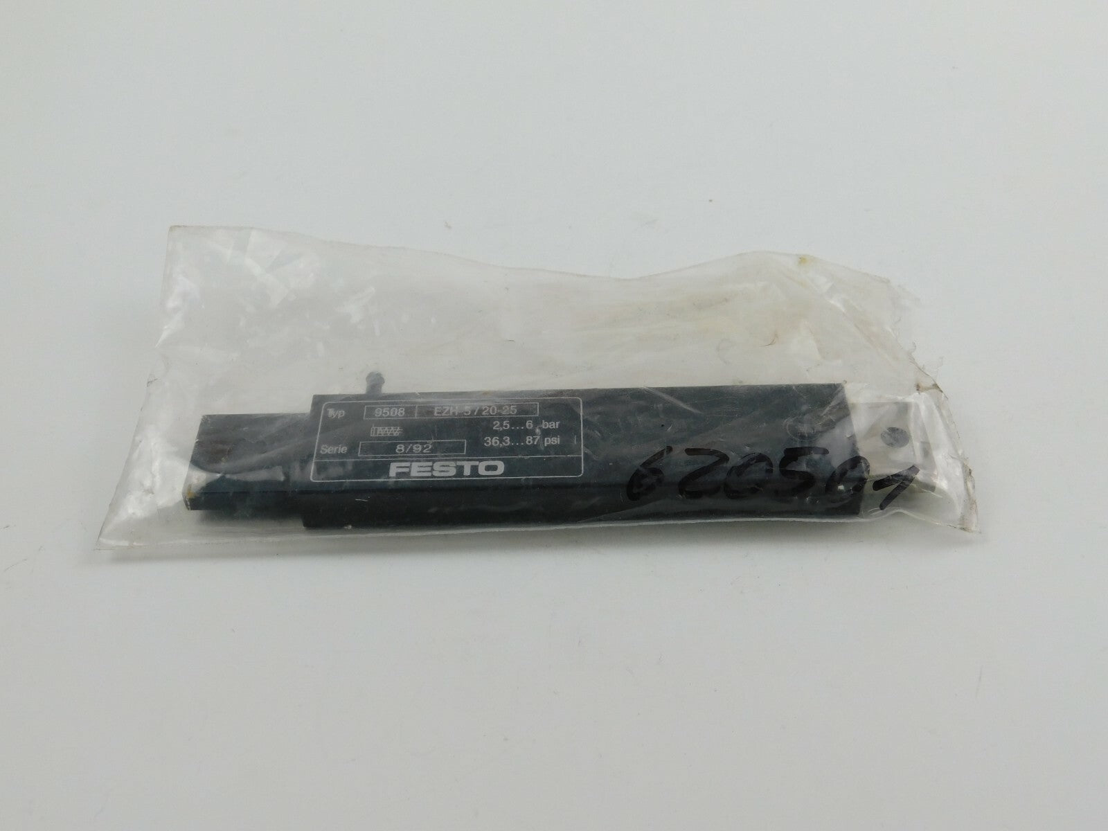 Festo Flachzylinder 9008 EZH-5/20-25