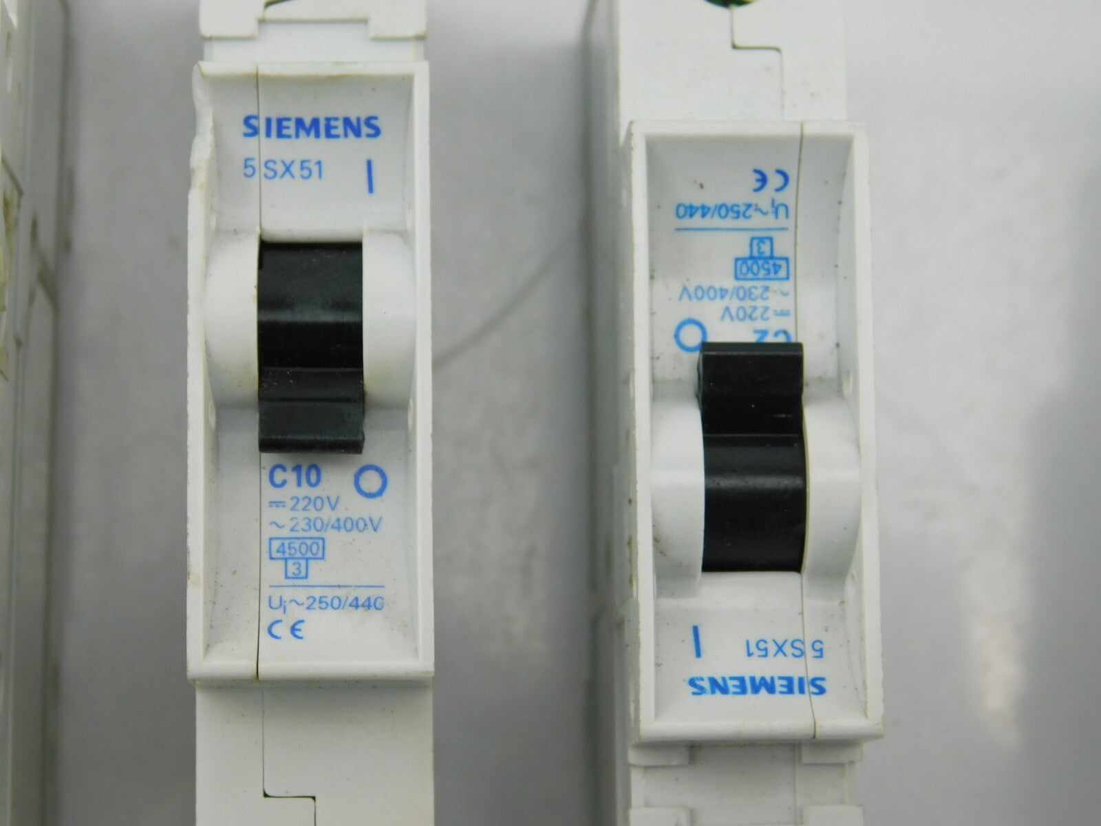 SIEMENS 5SJ63 MCB C63+ 5SX21 C1+ 5SY45 MCB C10 ...... zusammen
