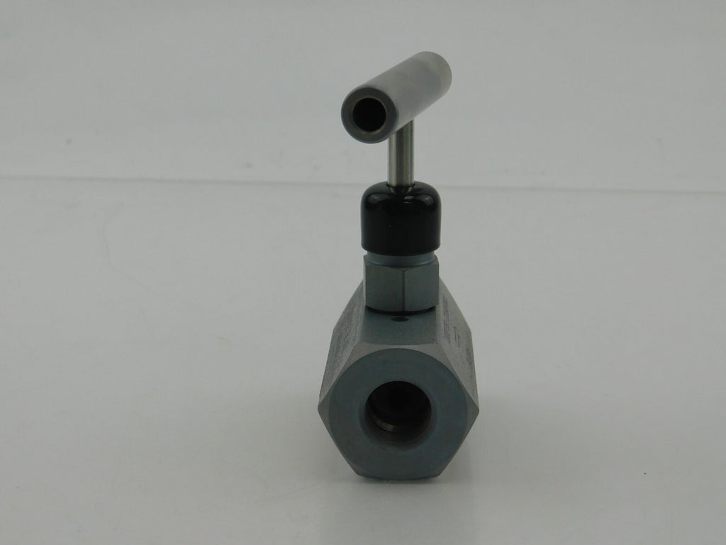 ENERPAC V-82 3/8 " NPT F/F NEEDLE VALVE 01318AF