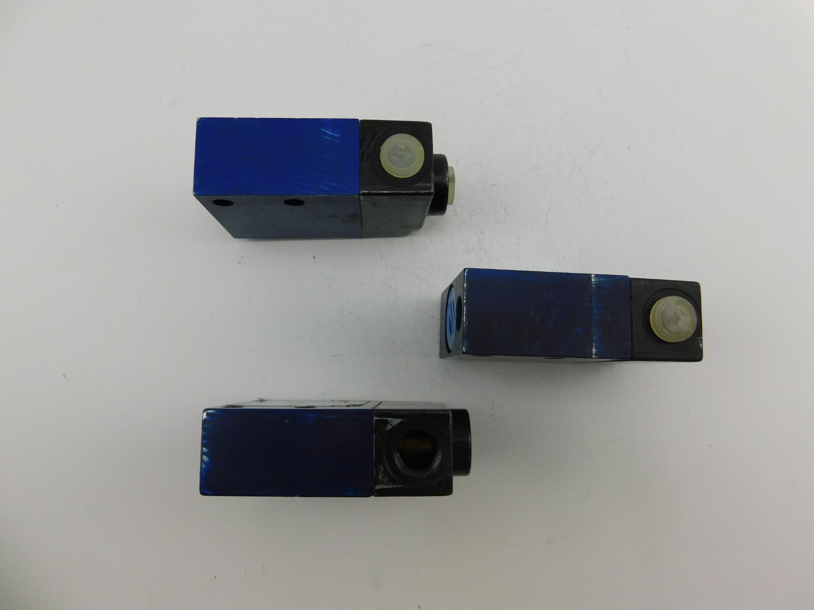 Festo  typ 2330 VL0-3-1/4 /  typ  2328 Vl0-2-1/4 / typ 2324 VL-3-1/4