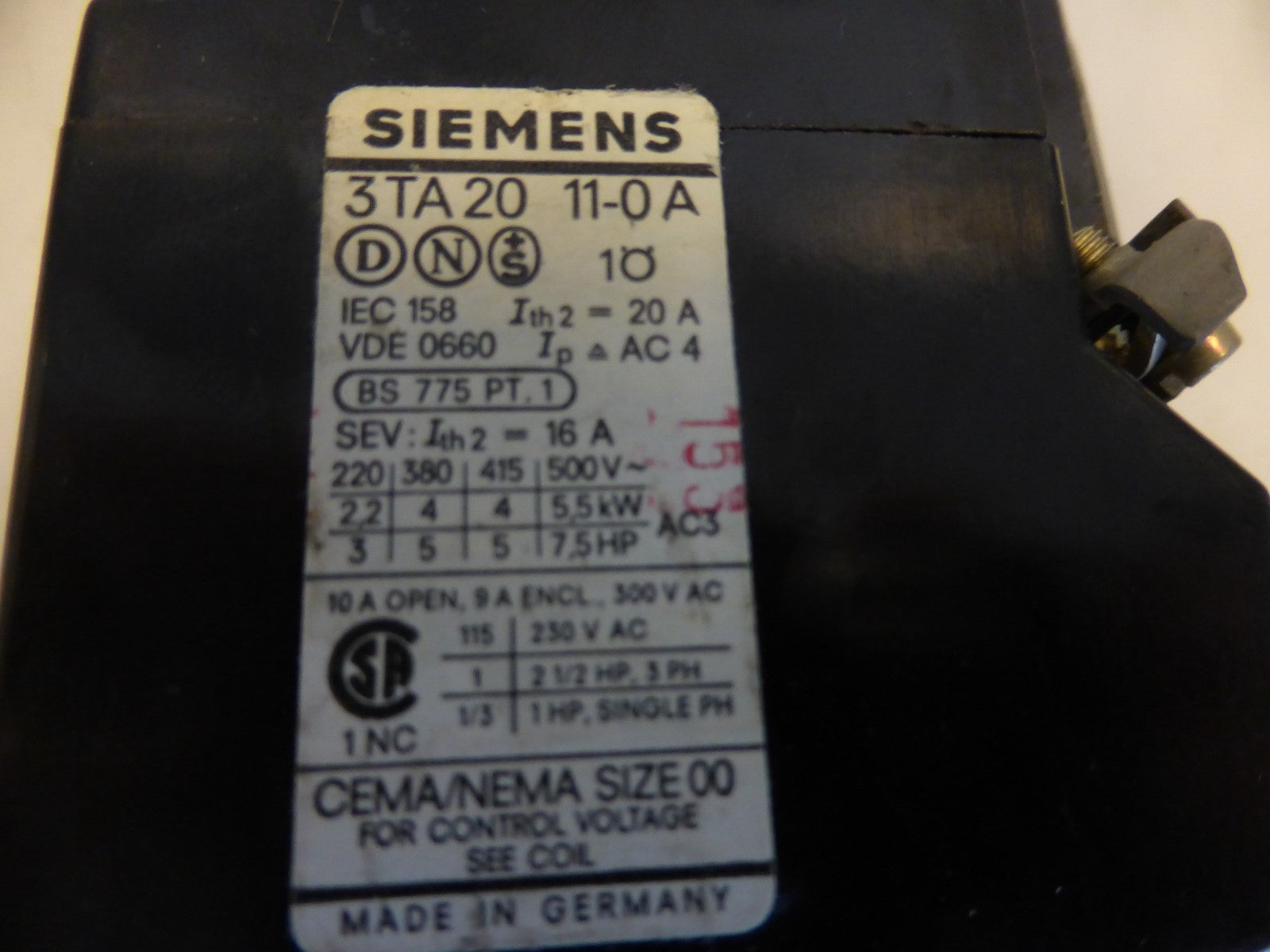 Siemens 3TA20 11-0 A