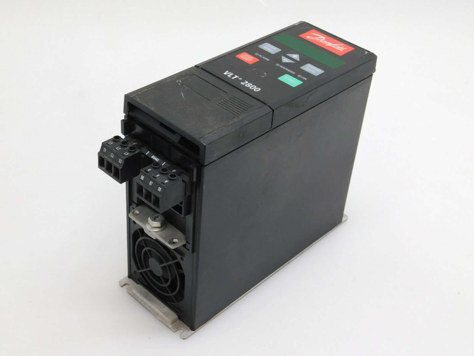 DANFOSS VLT 2800 VLT 2815PT4B20STR1DBF00A00C0 195N1039 2.6 KVA