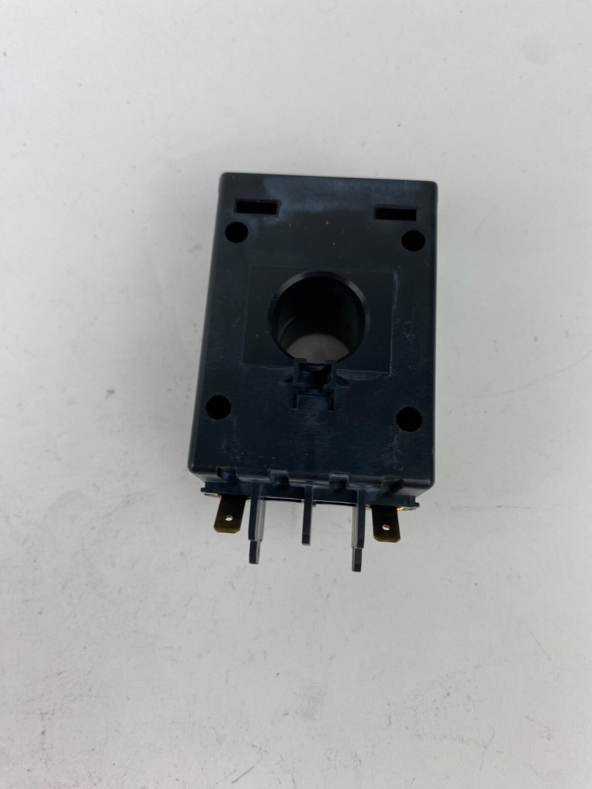 CARLO GAVAZZI TAD 2 50/5A CURRENT TRANSFORMER