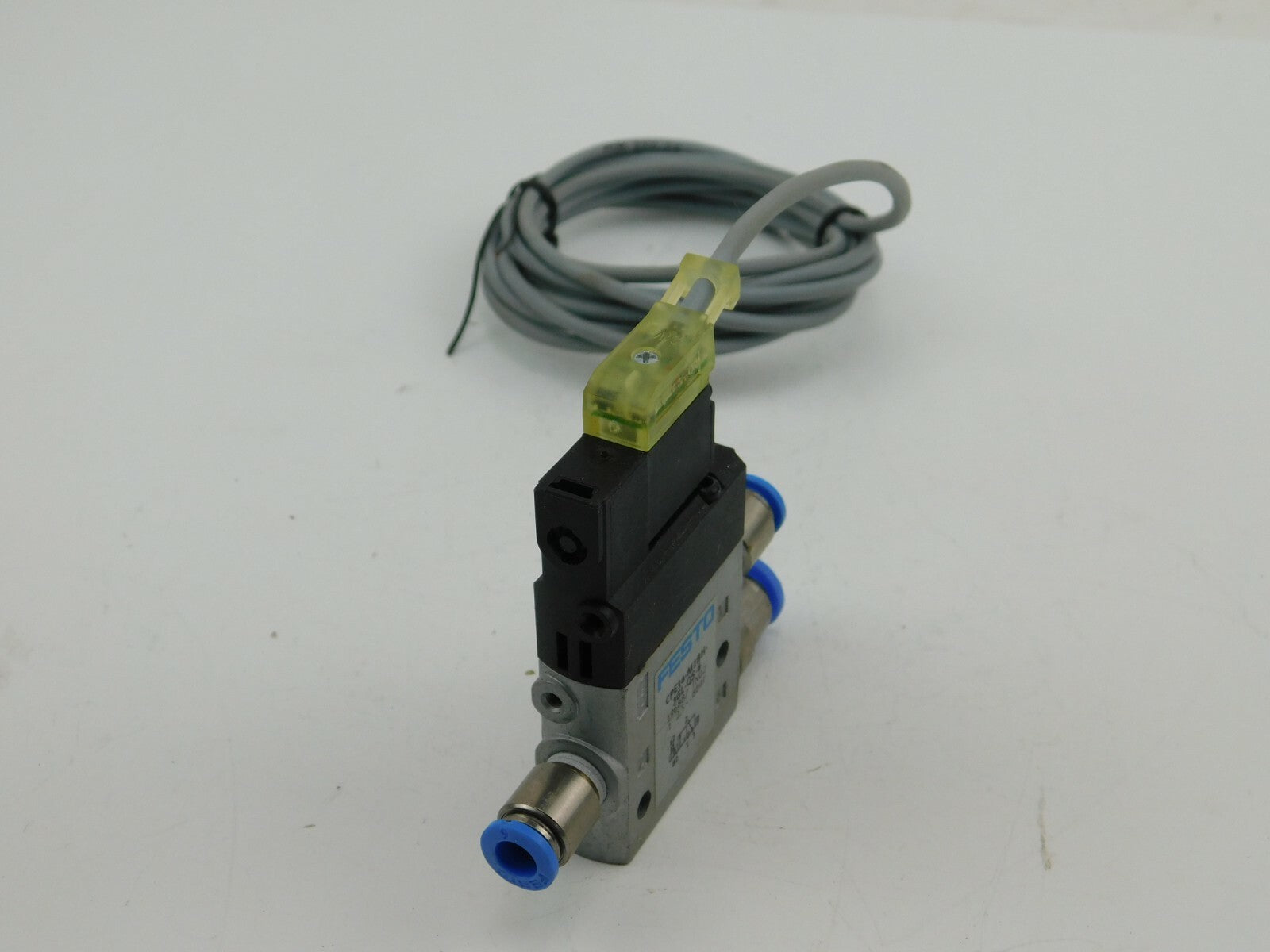 FESTO Magnetventil CPE14-M1BH 3GL-QS-6 196887 2,5 - 8Bar Ca. 1,5 Meter
