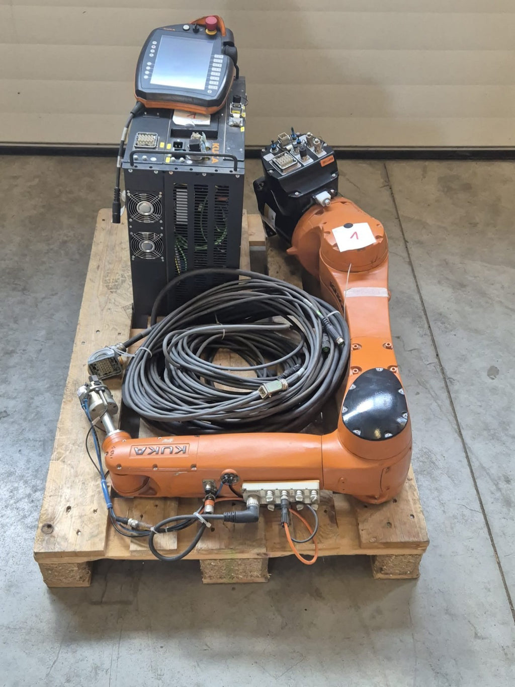KUKA Roboter Komplett KR 10 R1100 sixx  VKR C4 compact Bedienpanel 00-216-801