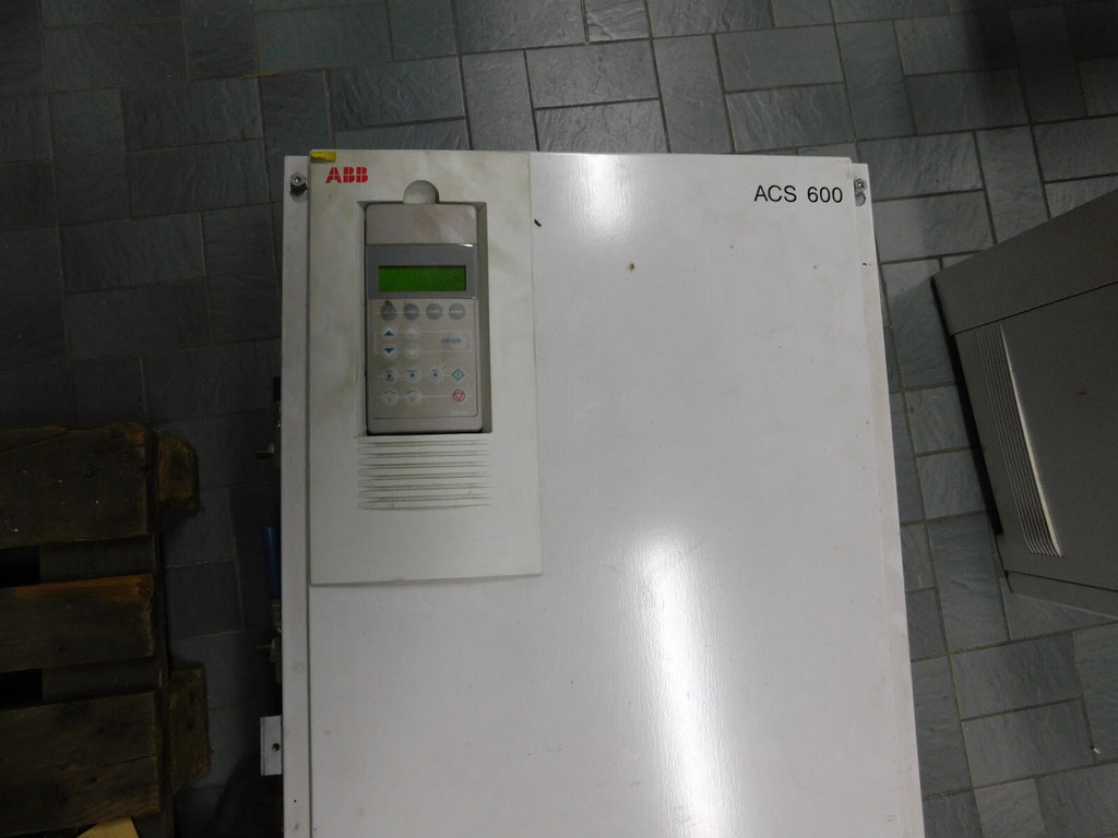 ABB ACS 600 ACS 60401403 u1 380..415V u2 3~0..u1 f1 48-63Hz f2 0-300Hz 215/25A