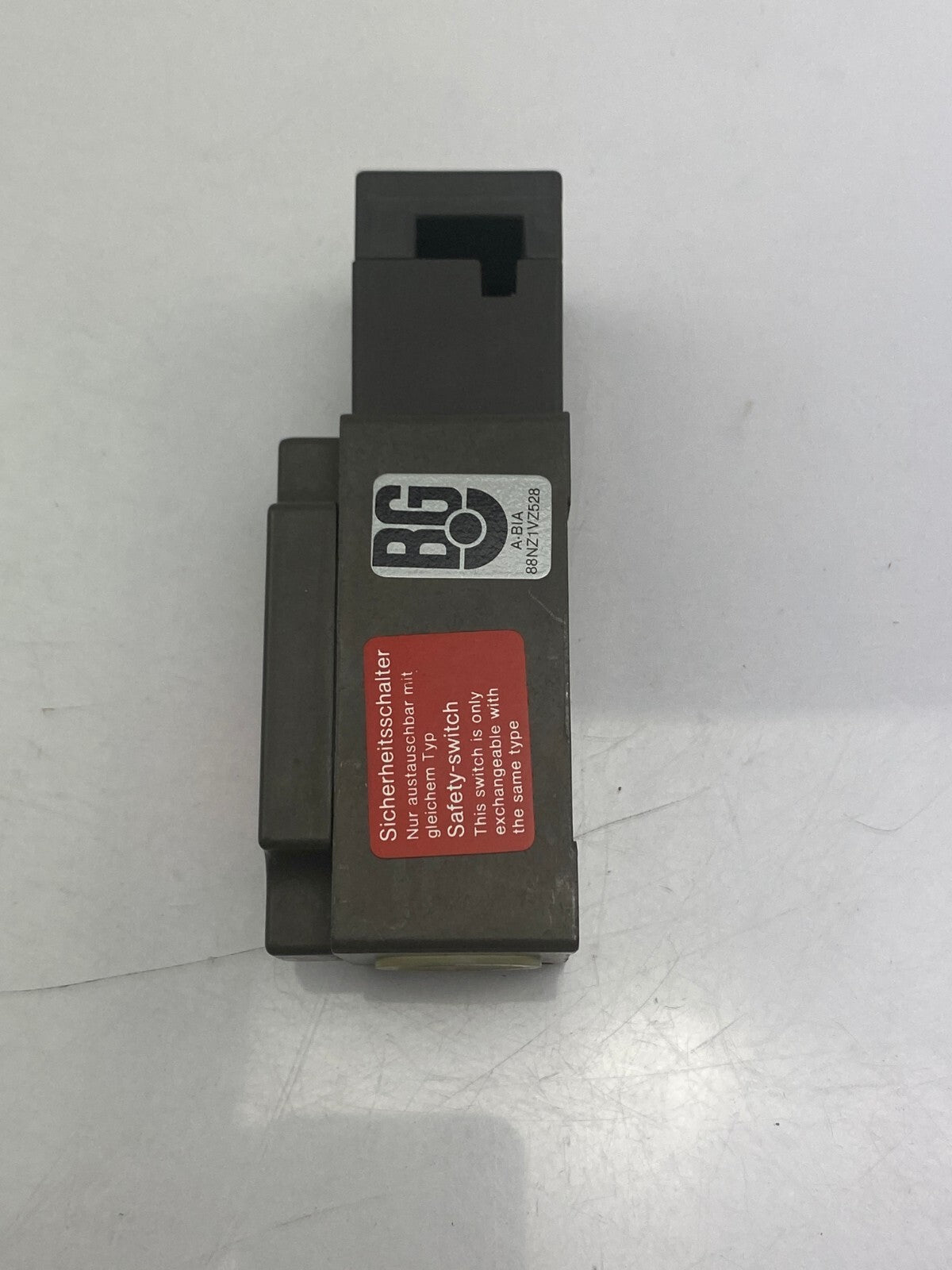 EUCHNER NZ1VZ-528 C  F1 4454392
