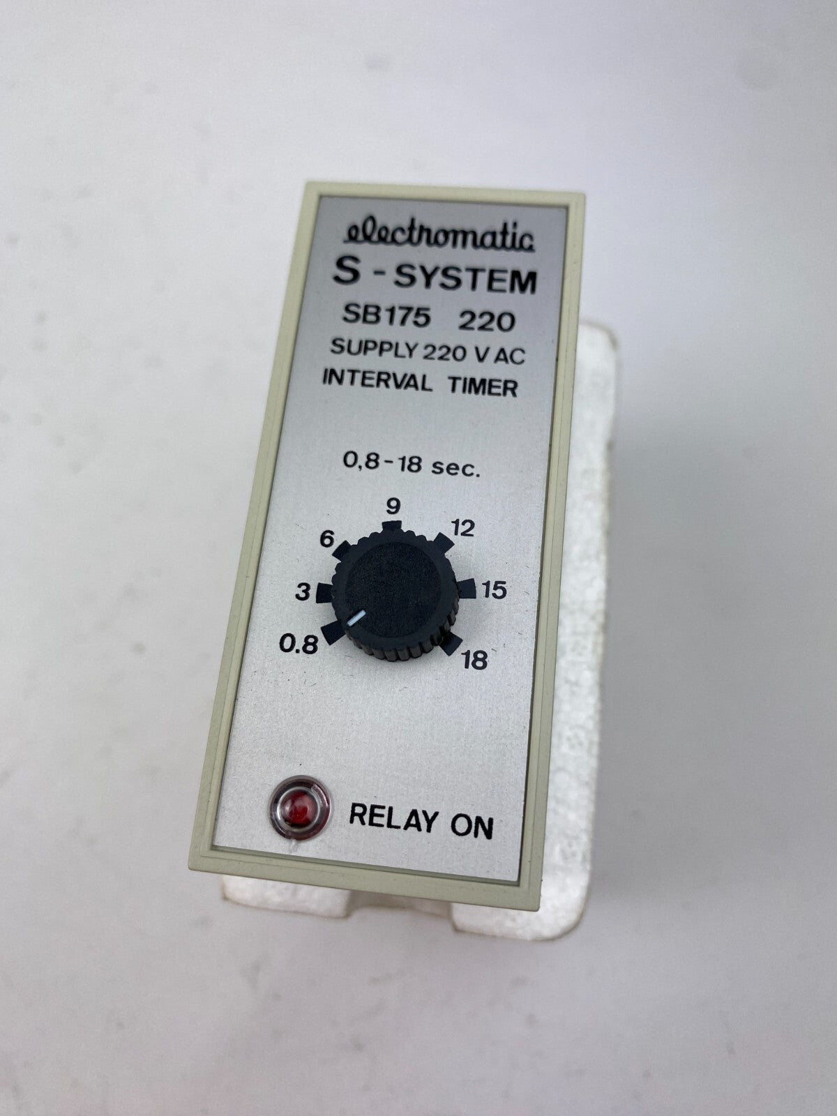 ELECTROMATIC SB175 220 INTERVAL TIMER