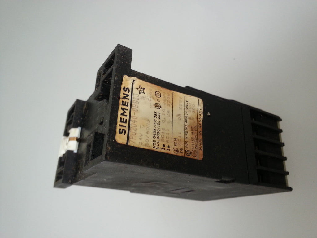 SIEMENS Zeitrelais 7PU2040