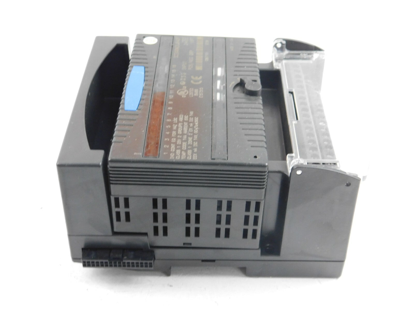 GE Fanuc IC200MDL640F  Input 24 VDC + IC200CHS002K 