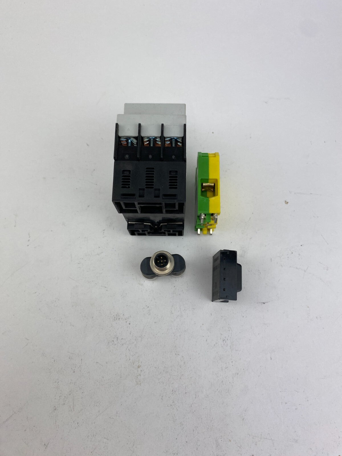 POSTEN..SIEMENS 3RV1021-0AA15+720 2001-01+6ES7 194-1KA01-0KAU+.