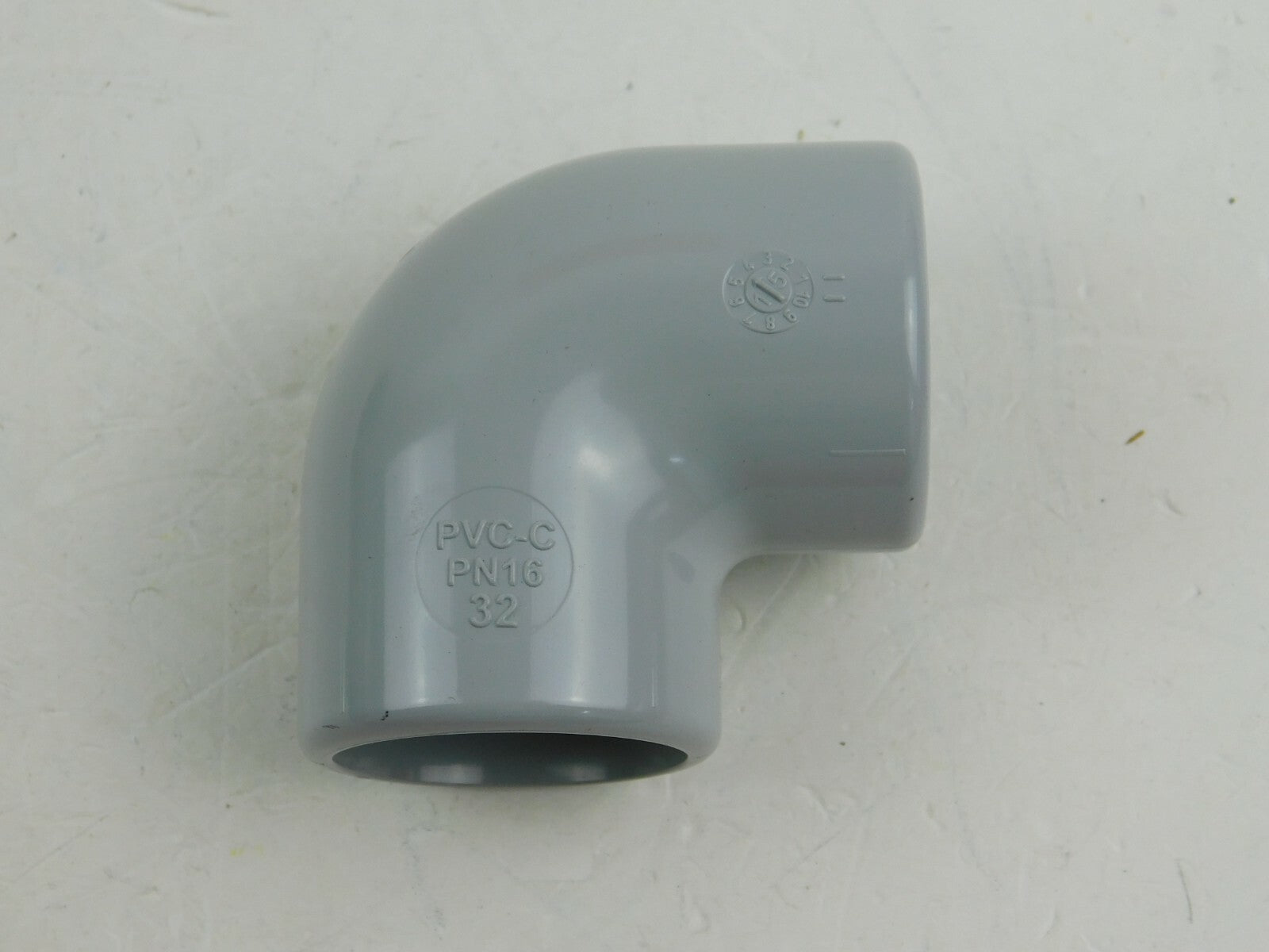 Georg Fischer Winkel 90° PVC-C PN16  32      **  28 Stück ** 