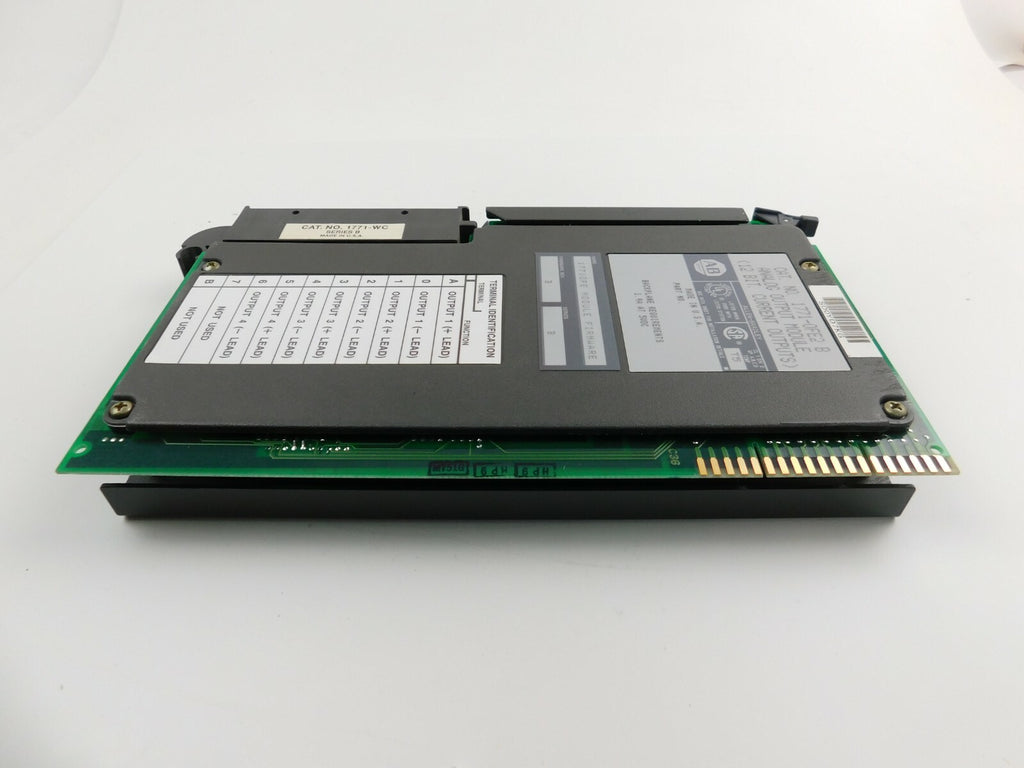 Allen Bradley  CAT.NO.1771-OFE2 B  Analog Output Module (12 BIT. 