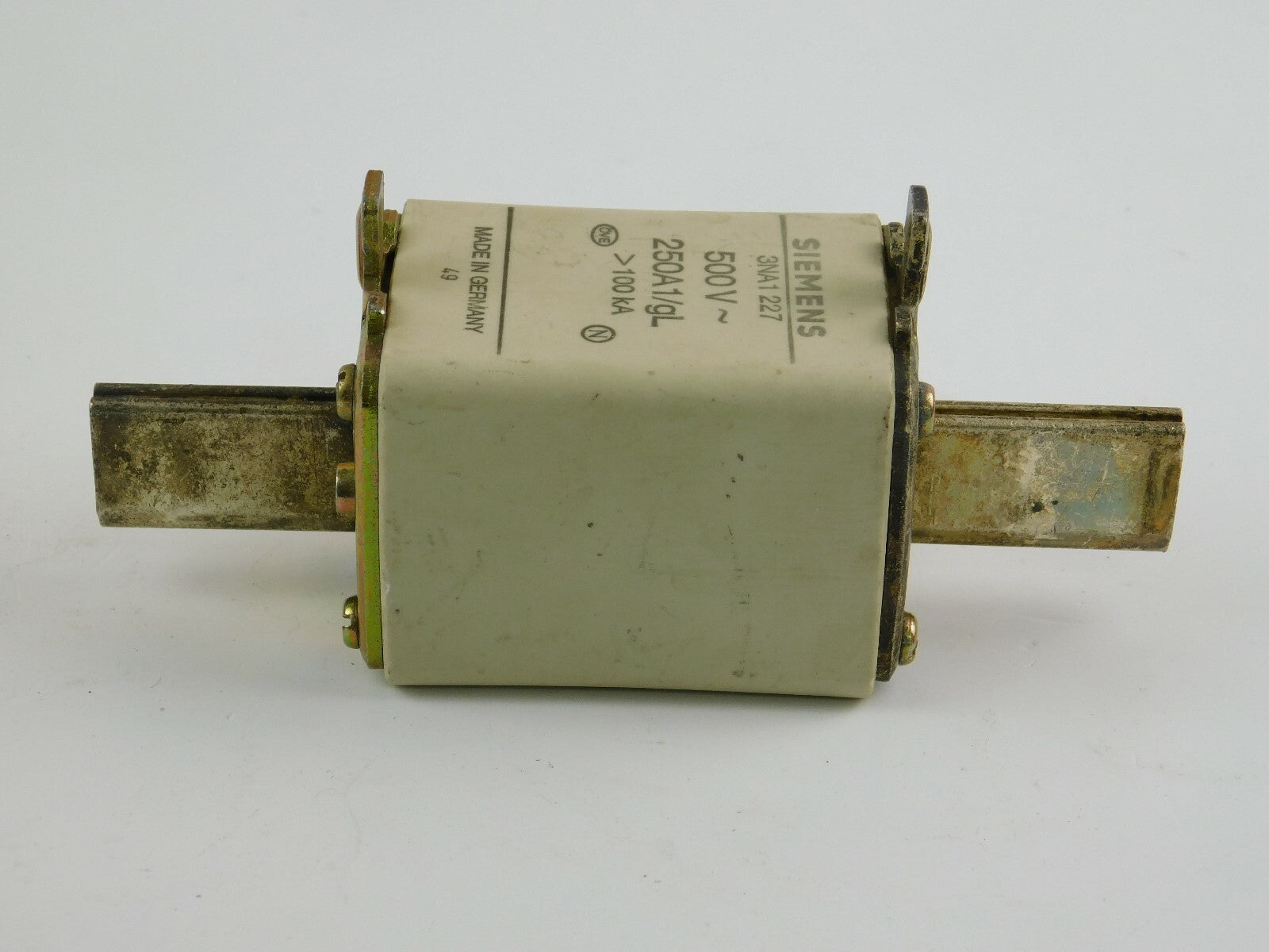Siemens 3NA 1 227 500V 250A1   ** 6 Stück **