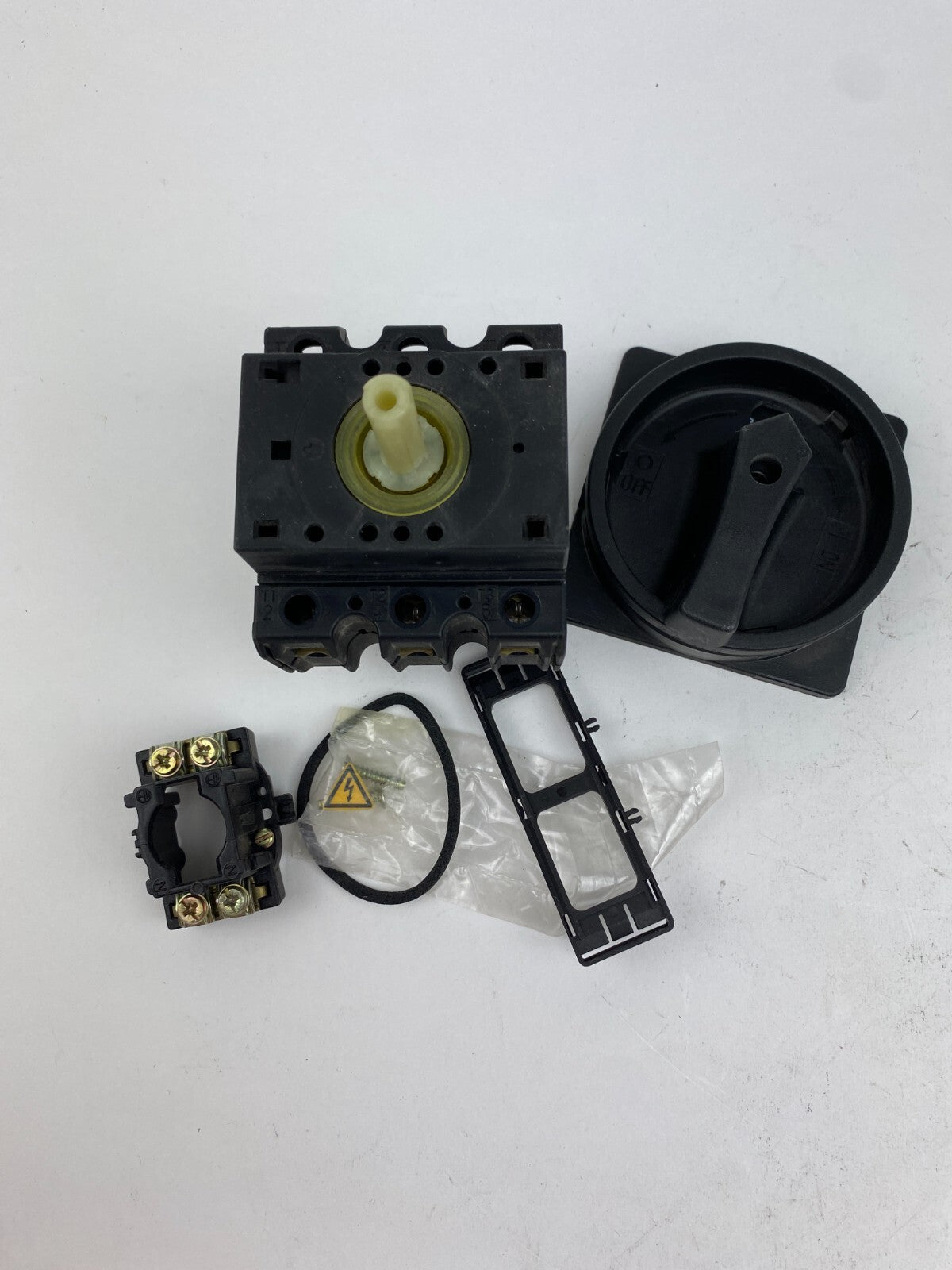 SIEMENS 3LD15 04-OTB51 63A/AC 690V