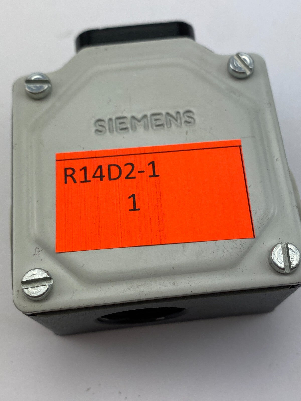 SIEMENS 3SE2 100-0A 500V AC15 230V 6A 6kV