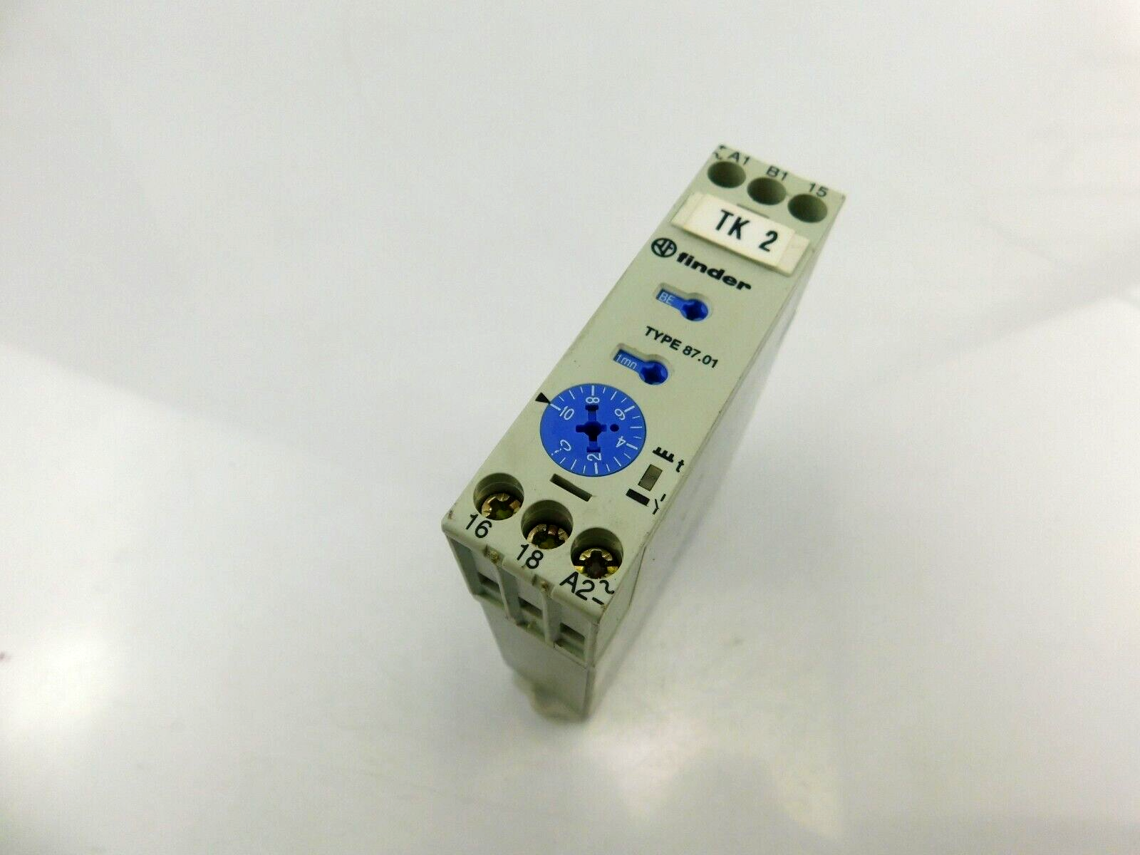 FINDER 8701 0240  AC 24 240 VAC DC 24 48VDC 0,05s 60h P11