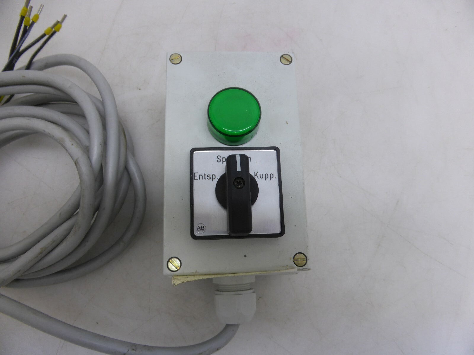 Bediengerät Bedienpult mit Allen Bradley Schalter 194L-E12 "Spannen, Entsp.,.."