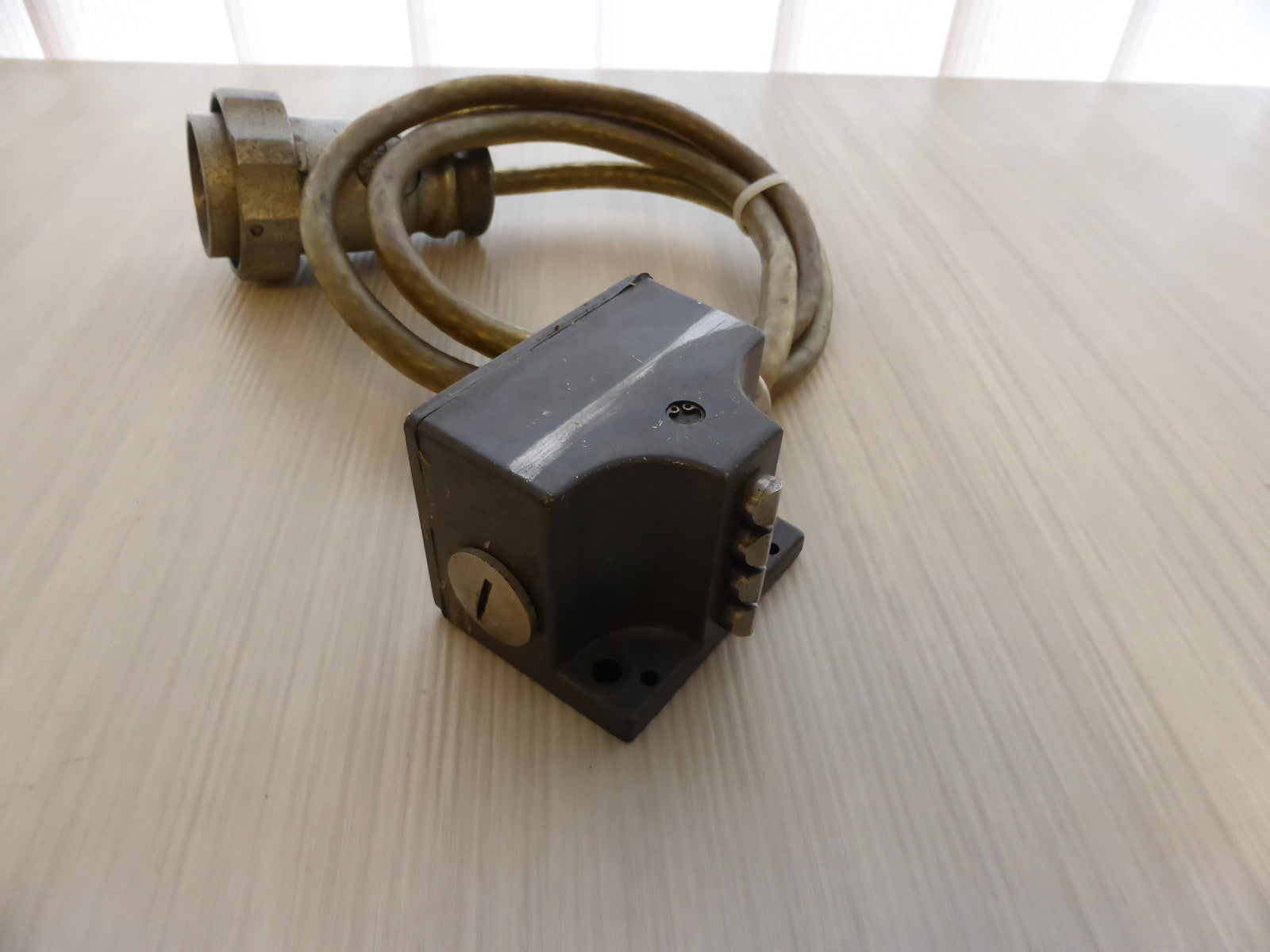 EUCHNER SN 04 D12-502 Reihengrenztaster Limit Switch