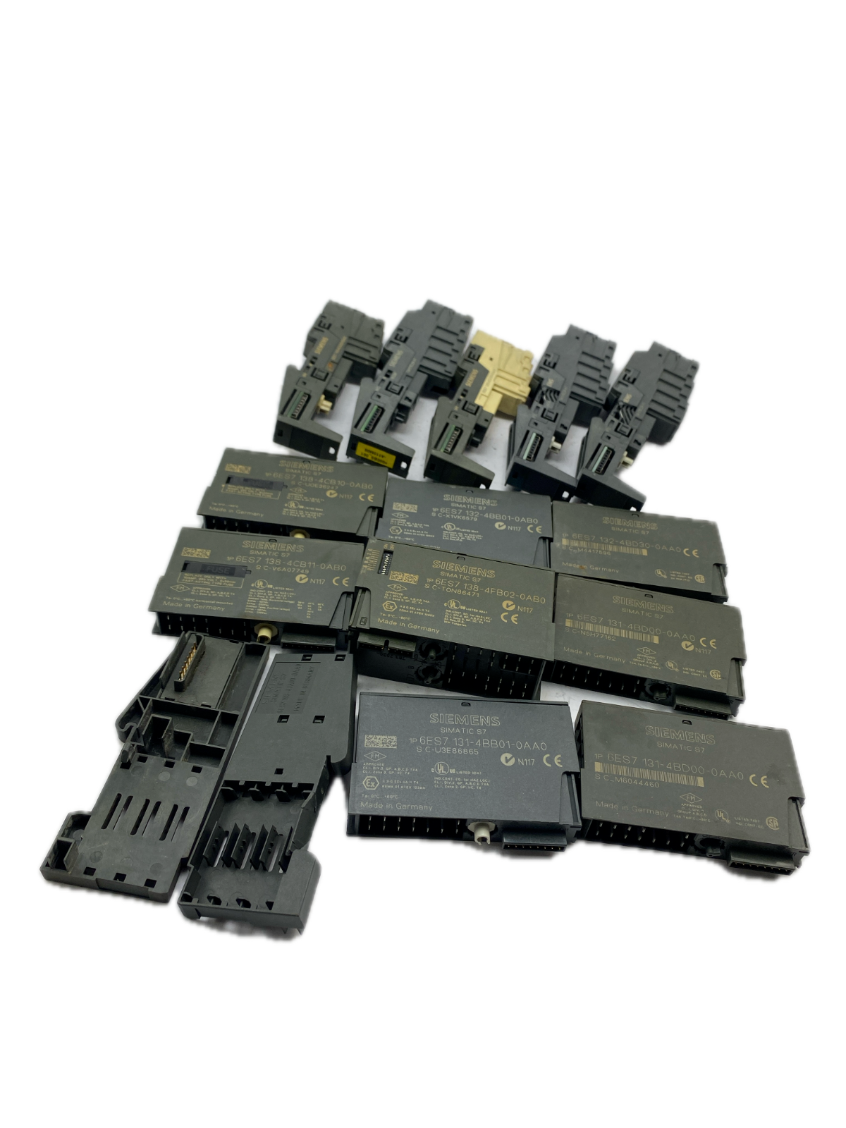 POSTEN...SIEMENS 6ES7 193-4JA00-0AA0+193-4CA20-0AA0+6ES7 132-4BD30-0AA0+..