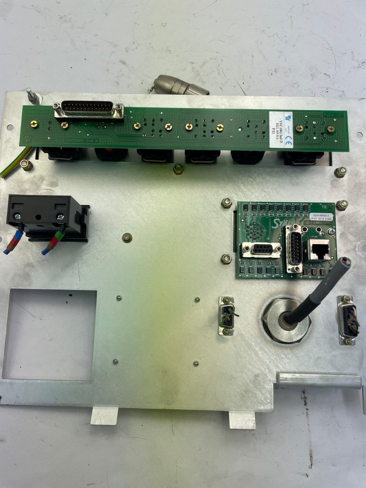 Stäubli CS7MB RX60B Bedienpanel / Frontplatte (mit Kübler H37 Betriebsstundenzäh