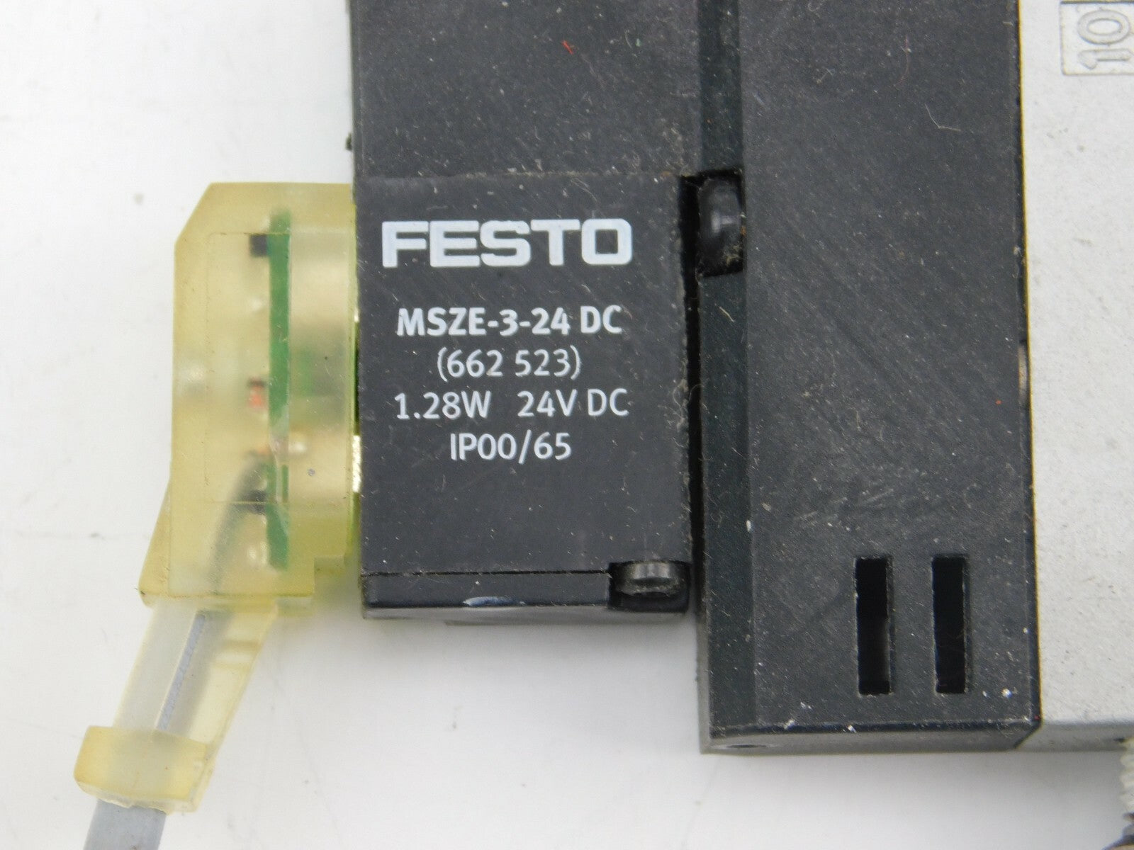 FESTO Magnetventil CPE14-M1BH 3GL-QS-6 196887 2,5 - 8Bar Ca. 1,5 Meter